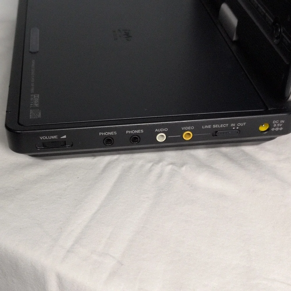 Sony DVP-FX930 Portable DVD Player LCD Screen Black Composite RCA Headphone DVD